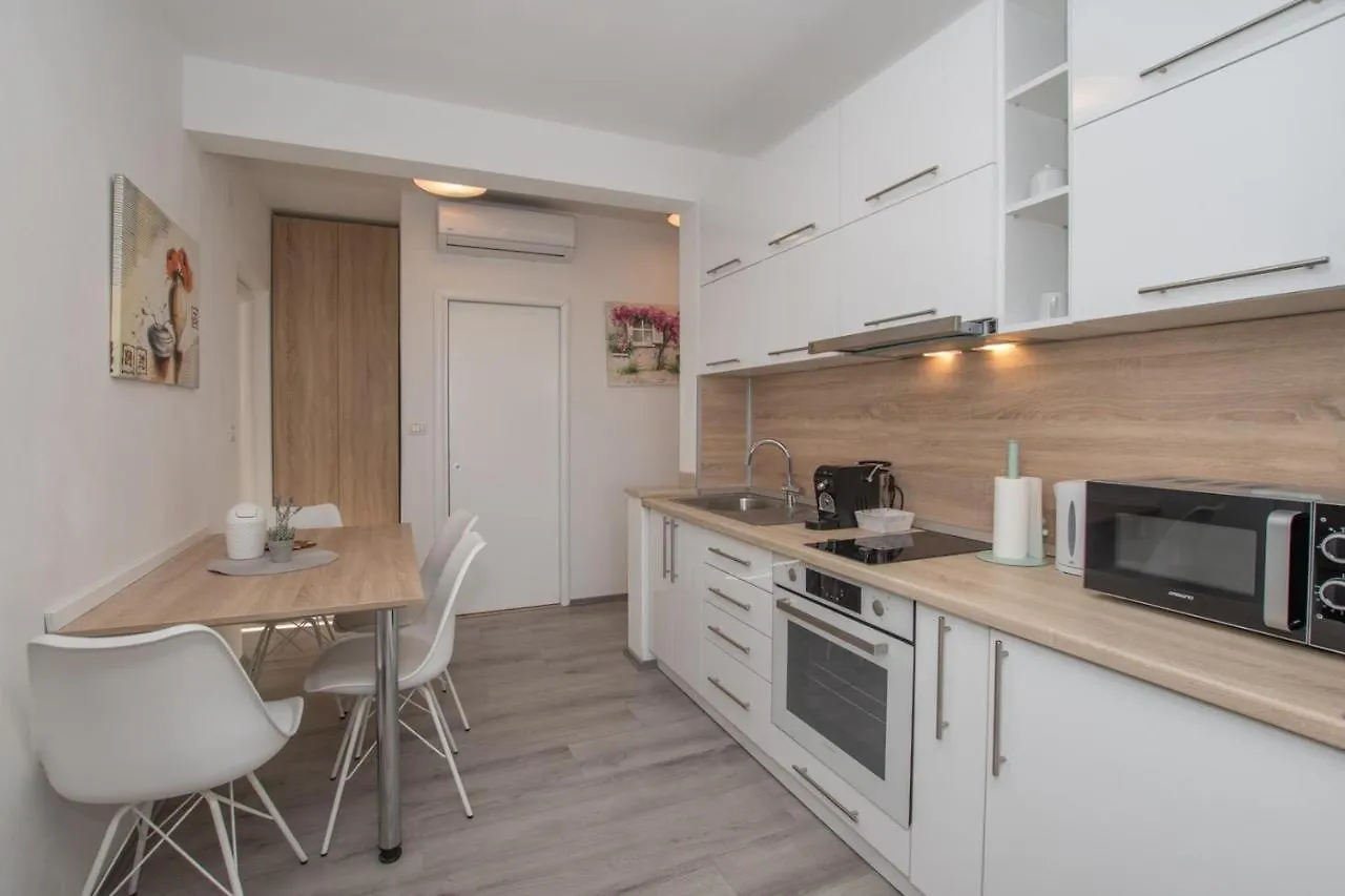 Gasthuis Lavanda House With Apartments Buje