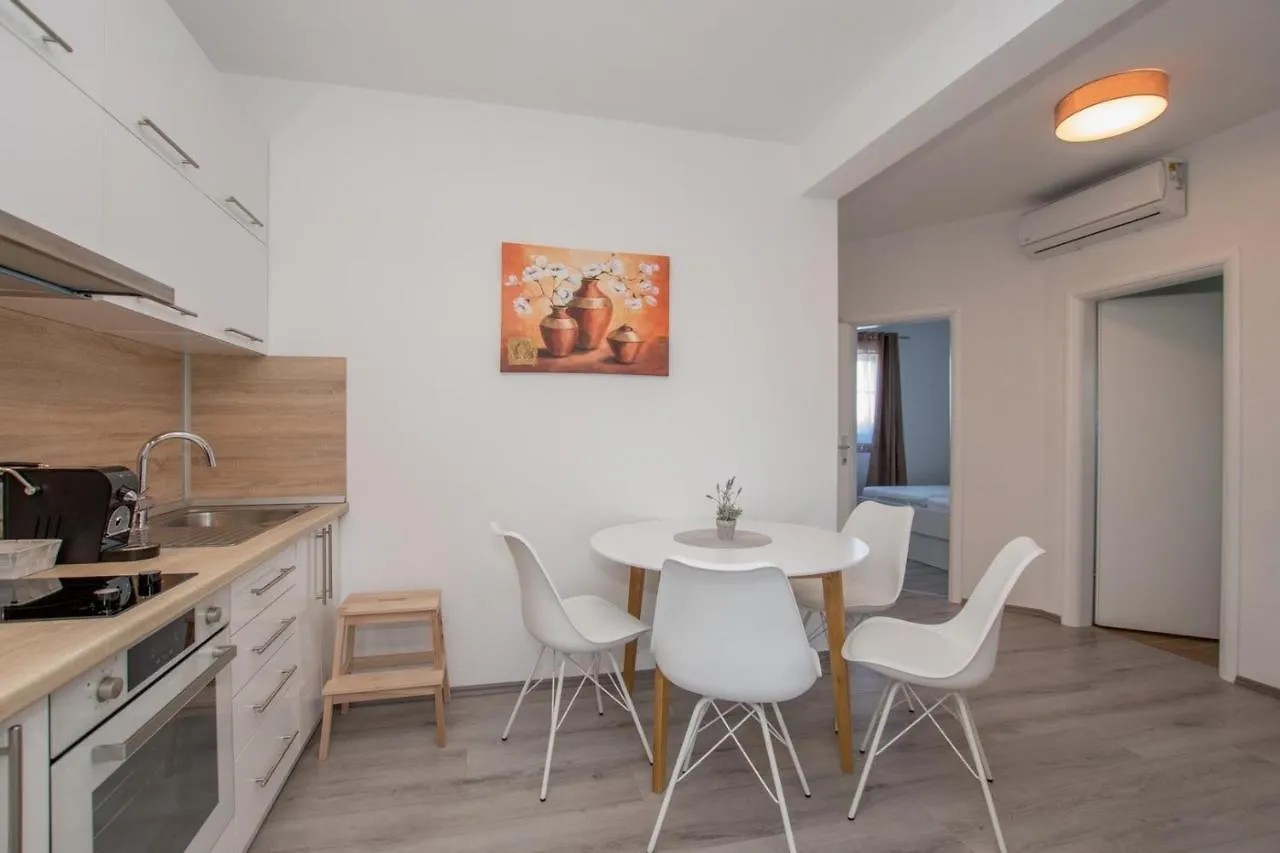 Lavanda House With Apartments Buje