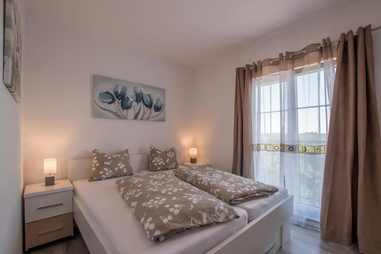 Lavanda House With Apartments Buje